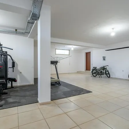 Βίλα Anastasia With Private Heated Pool And Privacy